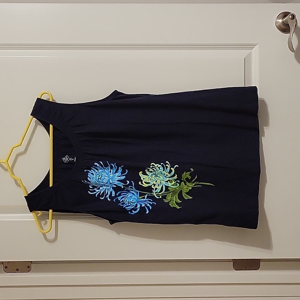 St. John Bay 1X women's tank. Navy with flowers.
